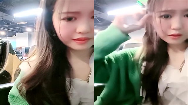 高跟苗条贫乳马尾骚女近拍自慰抠逼，浪叫淫语互动撩人！